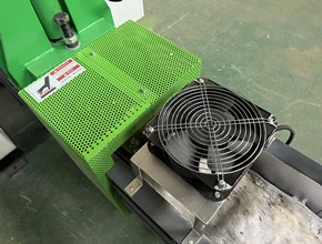 Surface melting technology, melting to compact the surface of EPE foam, and preventing the internal compressed materials from scattering.