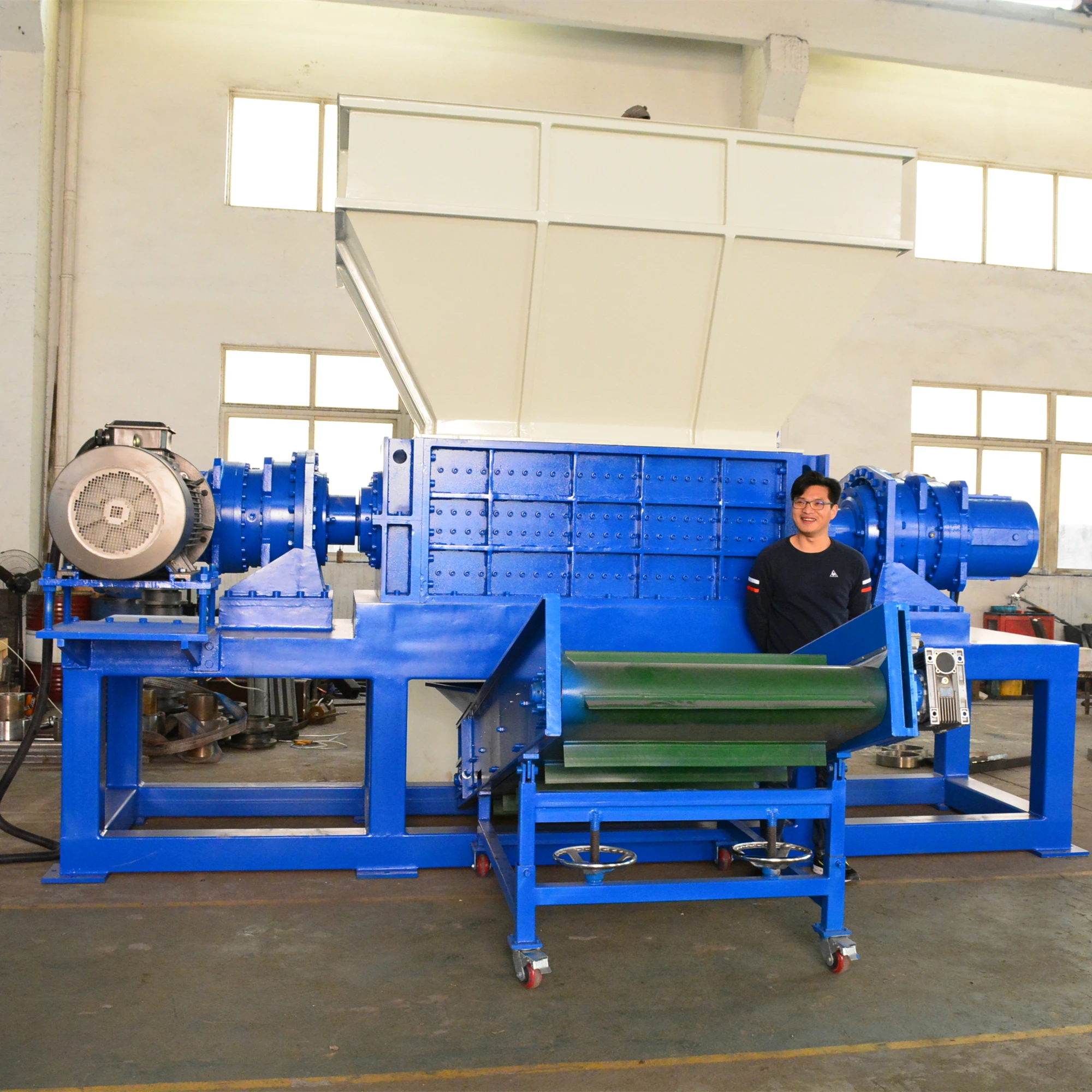 Double Shaft Shredder Machine