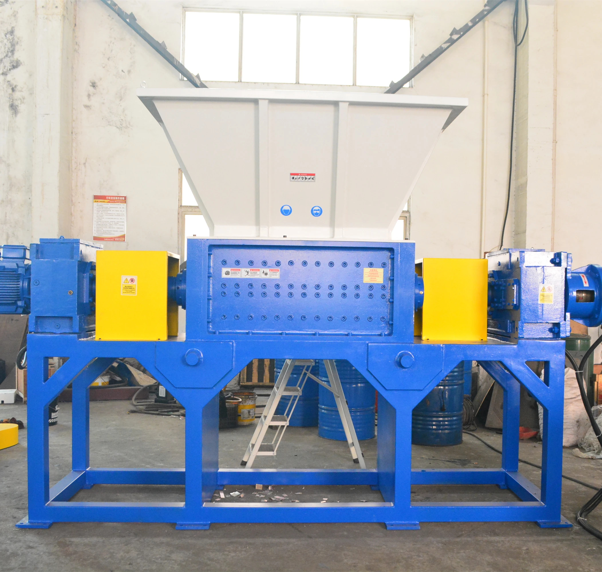 Double Shaft Shredder Machine