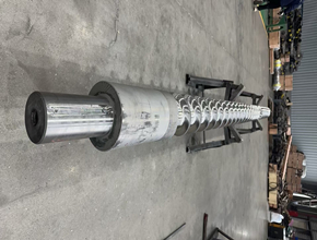 extruding pelletizer screw